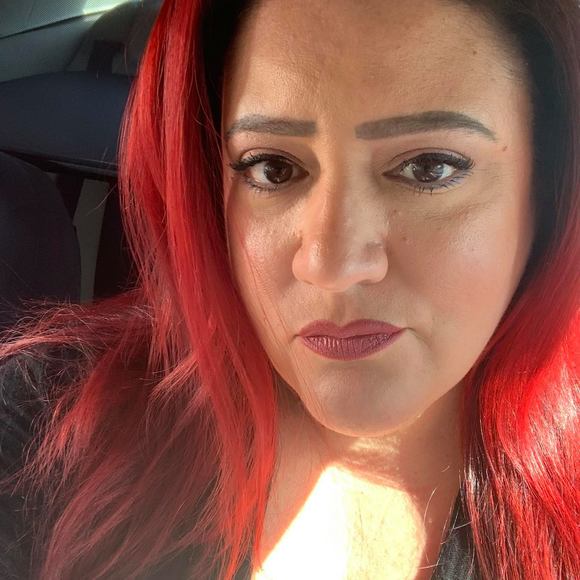 Meet your Posher, Danielle - Picture 1 of 1